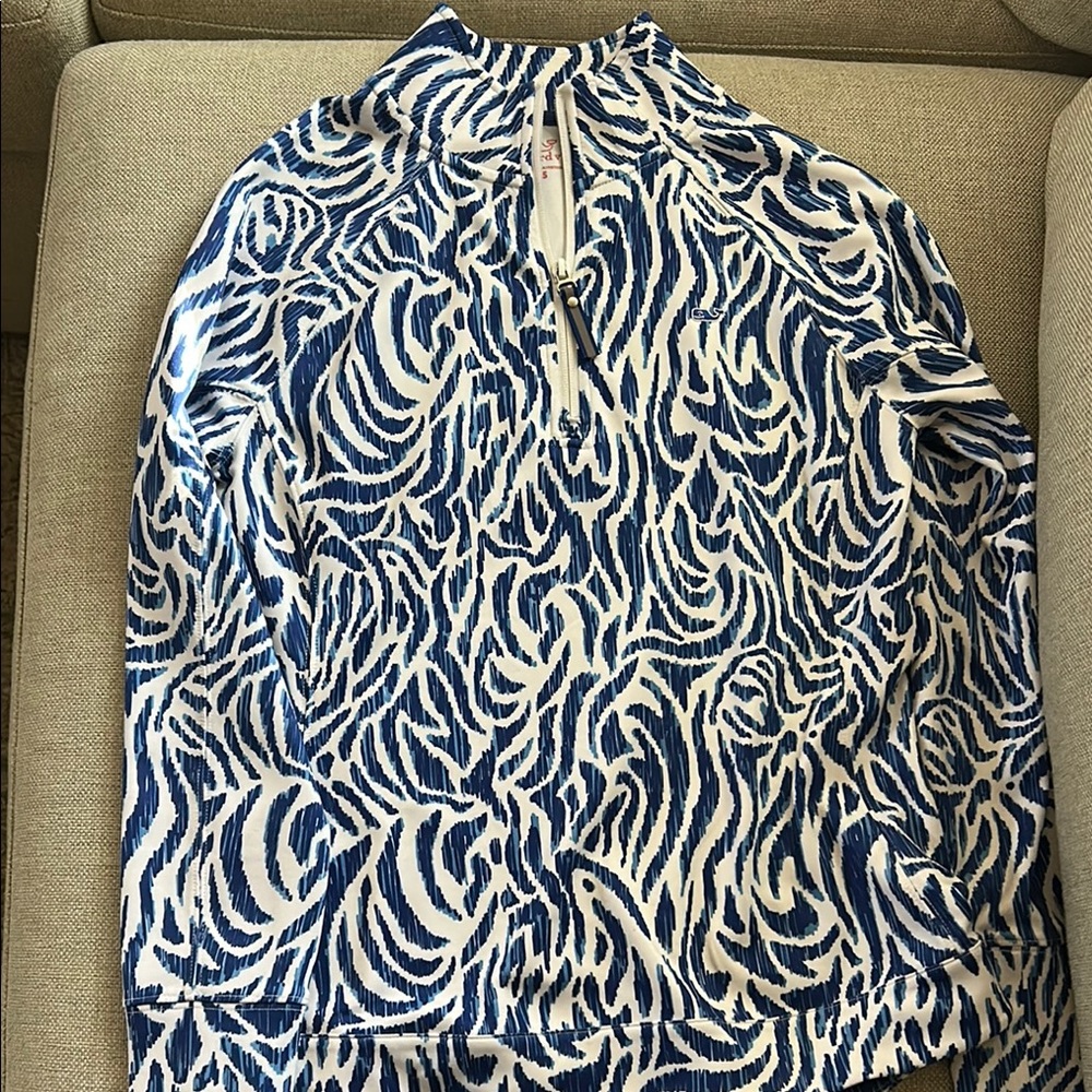 Vineyard Vines Blue and White Patterned Pullover